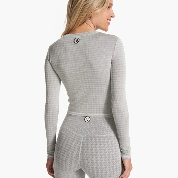 Vuori Long Sleeve Textured Chilled Out Top Houndstooth - Picture 3 of 8